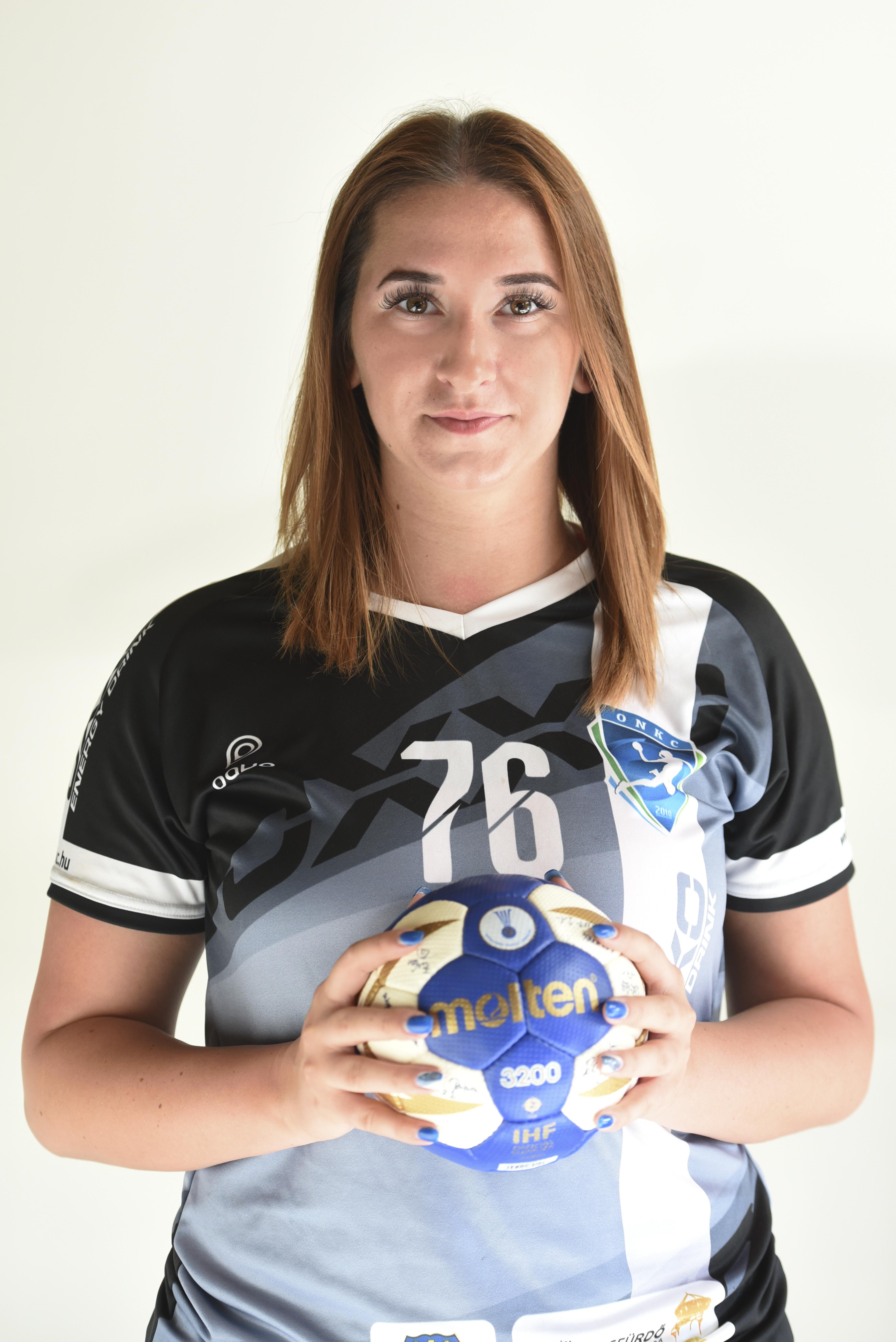 Cseh Roberta